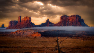 Road to Monument Valley