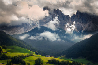 Dolomite Val de Funes Sunrise