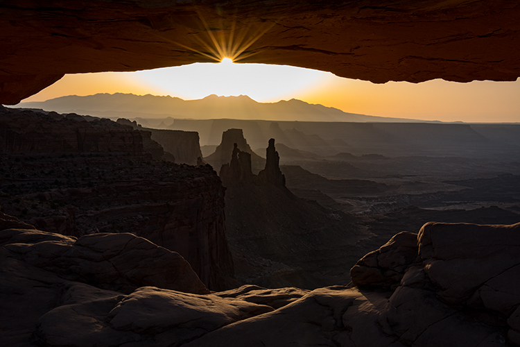 utah, ut, canyonlands national park, mesa arch, sunrise, canyons, southwest, colorado plateau,  sun star, starburst, atmospherics...