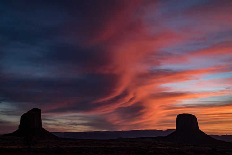 monument valley, red rock, indian land, navajo, sandstone, sunset, spring, clouds, alpenglow, az, arizona, mittens, shadow, ut...