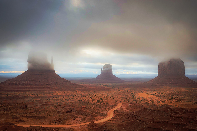 monument valley, red rock, indian land, navajo, sandstone, sunset, fall, clouds, alpenglow, az, arizona, mittens, shadow, ut...